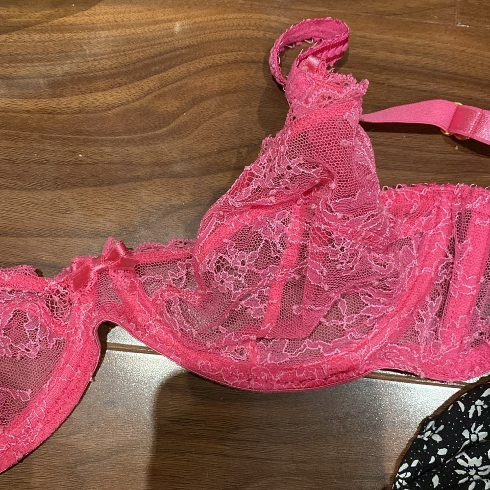 Agent Provocateur / Hinda plunge underwire Demi hot pink lace scallop Bra 34 D - Picture 4 of 5